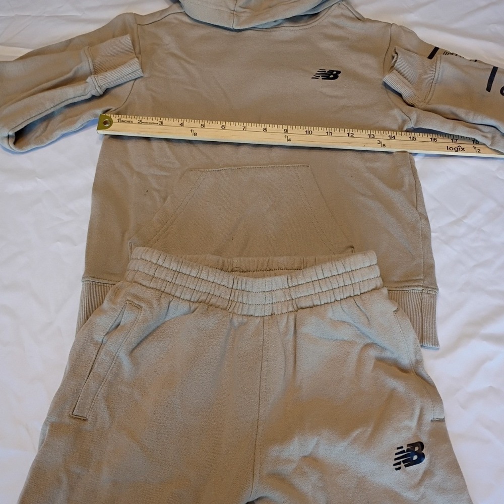 New Balance Sweatsuit Set Kids Size 8 Tan Excellent Hoodie Joggers‎ Logo Fleece